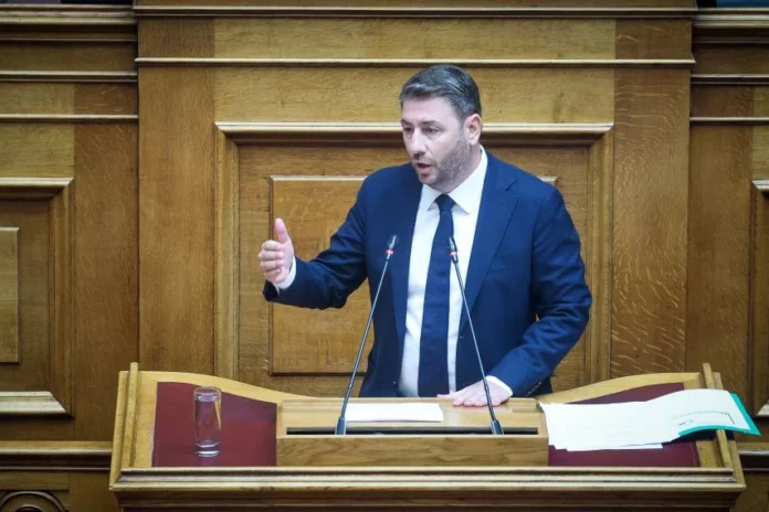 Ανδρουλάκης: Αν η κυβέρνηση έχει στοιχεία για εμπρησμούς από ξένους πράκτορες να τα προσκομίσει στη Βουλή