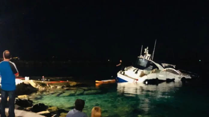 Τήνος: Εισροή υδάτων σε σκάφος – Δείτε βίντεο και φωτογραφίες