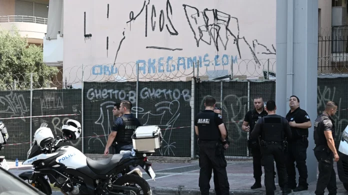 Κολωνός: Ελεύθερος χωρίς περιοριστικούς όρους ο ειδικός φρουρός που πυροβόλησε τον ληστή τράπεζας