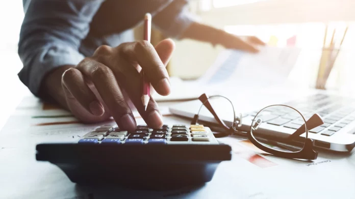 ΑΑΔΕ: Στην «τσιμπίδα» της εταιρίες πώλησης κινητών για πλαστά τιμολόγια ύψους 27,5 εκατ. ευρώ