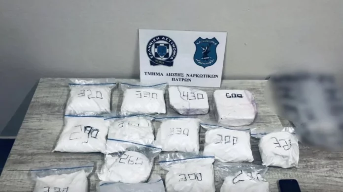 Πειραιάς: Έκρυβε σε καυστήρα καλοριφέρ 4,5 κιλά κοκαΐνης και συνελήφθη – Δείτε βίντεο