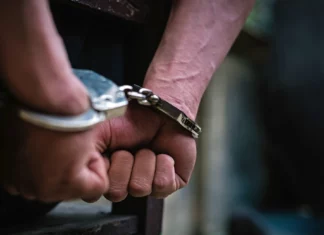 Καβάλα: Συνελήφθη 57χρονος για κλοπή αλιευτικού εξοπλισμού και κατοχή ναρκωτικών ουσιών «Πιστολέρο» άρχισε να πυροβολεί στο κέντρο της Ηγουμενίτσας