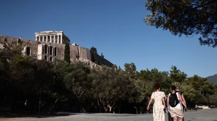 Καιρός: Στους 34 βαθμούς σήμερα ο υδράργυρος, βοριάδες έως 6 μποφόρ
