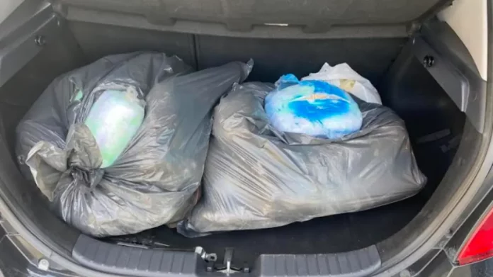 Στο πορτ μπαγκάζ έκρυβε 22 κιλά κάνναβης