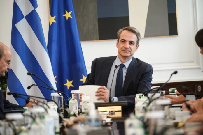 «Κίτρινες κάρτες» σε 4 υπουργούς: Πληθαίνουν τα φαινόμενα της κυβερνητικής Βαβέλ