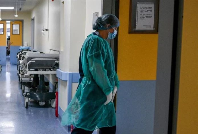 Μειωμένη χρηματοδότηση και ληξιπρόθεσμα «πνίγουν» το ΕΣΥ – Μάχη τελευταίας στιγμής με επιφανειακά «λίφτινγκ»