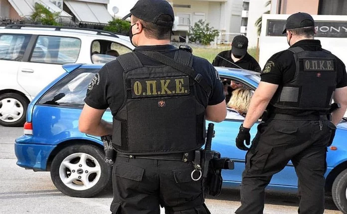 Ασπρόπυργος: Συνελήφθη Ρομά με καραμπίνα στα χέρια – Απειλούσε τη γυναίκα του