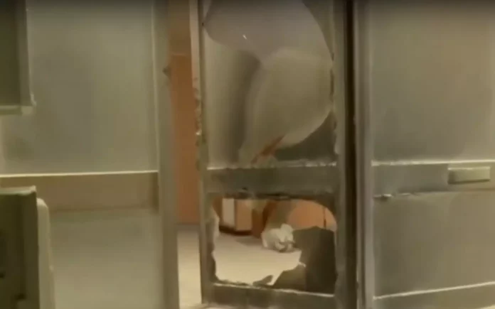 Ιλίσια: Εμπρηστική έκρηξη σε είσοδο πολυκατοικίας