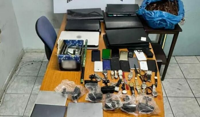 Επιχείρηση της ΕΛ.ΑΣ στην Αθήνα: Χειροπέδες σε 15 άτομα – Εξιχνιάσθηκαν 35 κλοπές (VIDEO)