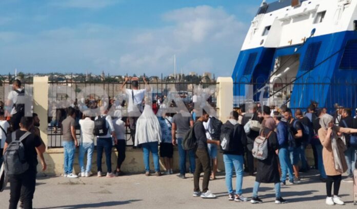 Ρόδος: Συνελήφθησαν 41χρονος και 53χρονος ως επικεφαλής της ομάδας μεταναστών που εμπόδισαν τον απόπλου πλοίου της γραμμής