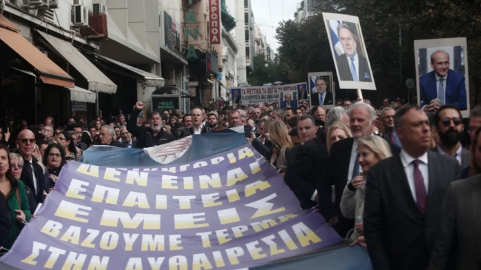 Μεγάλη η συμμετοχή των δικηγόρων στην απεργία για το φορολογικό νομοσχέδιο – Φωτογραφίες