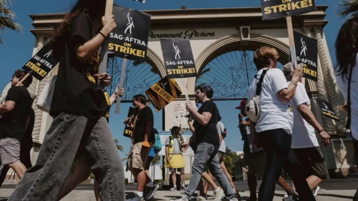 Χόλιγουντ: Σταματάει η απεργία μετά από 118 ημέρες, οι ηθοποιοί και τα στούντιο κατέληξαν σε συμφωνία