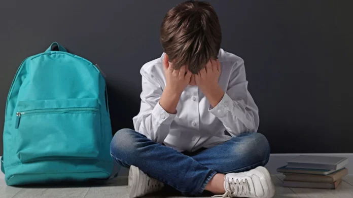 Βόλος: Έπαιζαν τρίλιζα στα οπίσθια επτάχρονου παιδιού – «Η διευθύντρια είπε να μη δώσουμε συνέχεια για το καλό του» καταγγέλλει o πατέρας του παιδιού