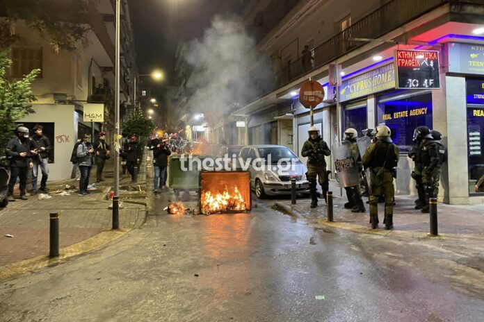 Επεισόδια στο κέντρο της Θεσσαλονίκης μετά την πορεία για την επέτειο δολοφονίας Γρηγορόπουλου (video)