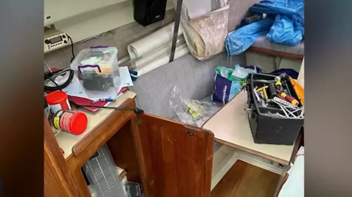 Επεισόδια στου Ρέντη: Έκαναν πλιάτσικο σε σκάφη και πήραν μόνο τις ναυτικές φωτοβολίδες