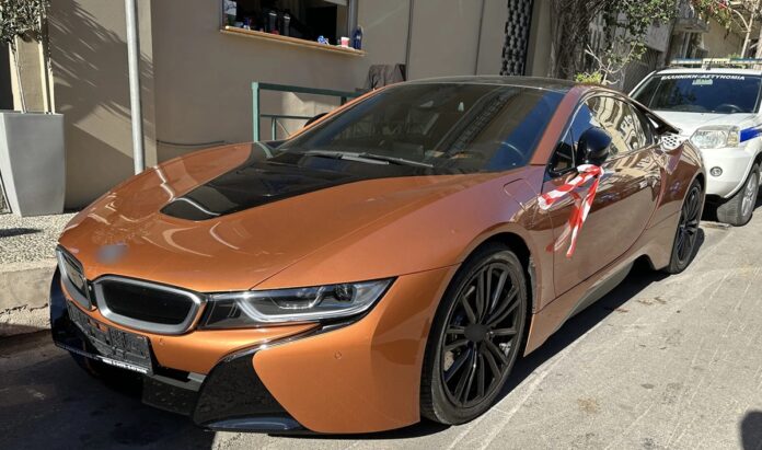 Σύζυγος γνωστού μοντέλου ο “εγκέφαλος” της σπείρας με τις φορολογικές απάτες