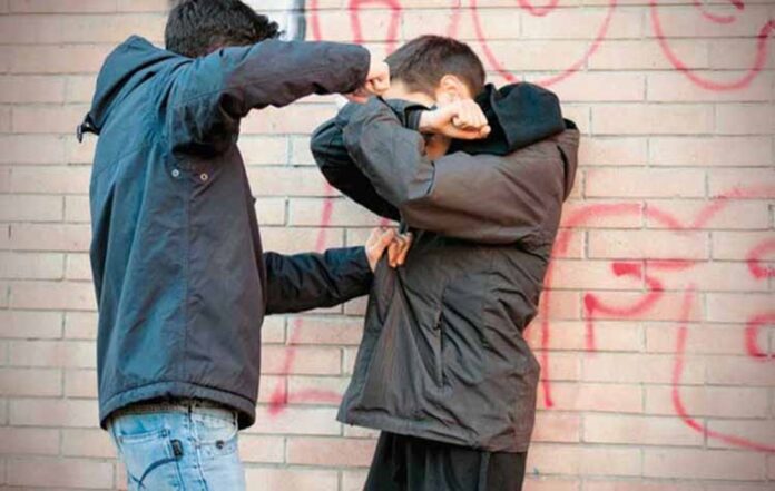 Θεσσαλονίκη: Συνελήφθη 16χρονος που γρονθοκόπησε συμμαθητή του σε τουαλέτες σχολείου