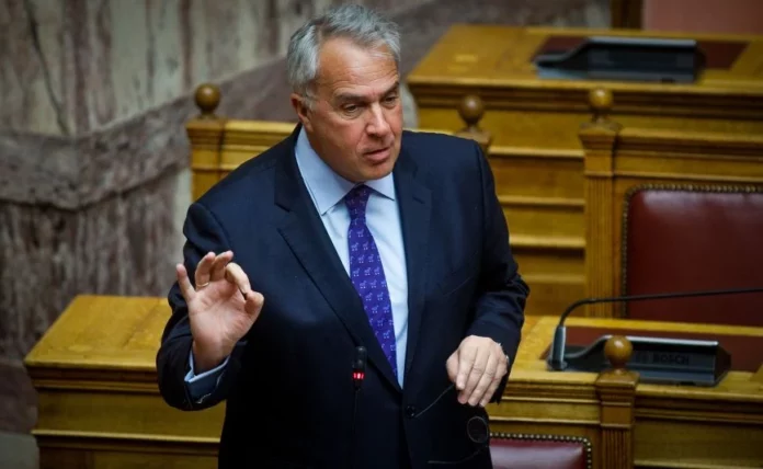 Όταν ο Μάκης Βορίδης ζητούσε «φωτιά και τσεκούρι» για τον… προσκυνημένο Σημίτη!