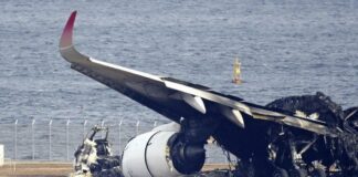 Ιαπωνία: Είχε άδεια το μικρό αεροσκάφος για να βρίσκεται στο διάδρομο; Τι δείχνουν οι συνομιλίες