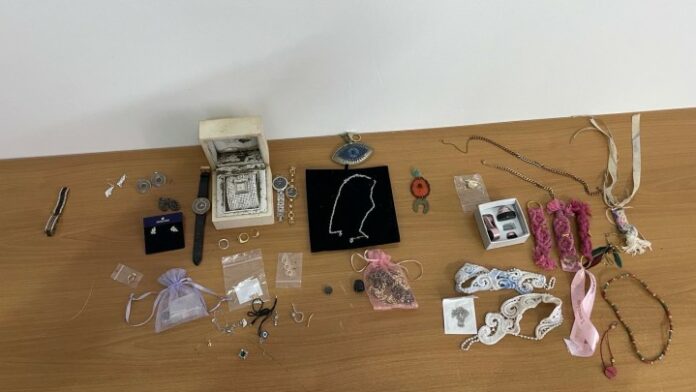 Ρόδος: Εξιχνιάστηκε κλοπή – Τέσσερις ημεδαποί από 14 έως 18 ετών οι φερόμενοι ως δράστες