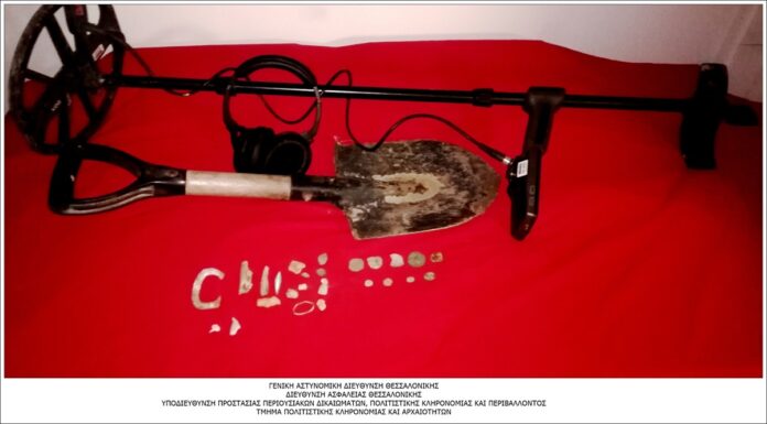 Καβάλα: Τον τσάκωσαν με ανιχνευτή μετάλλων να ψάχνει για αρχαία στους Φιλίππους – Είχε αρχαία νομίσματα (φωτο)