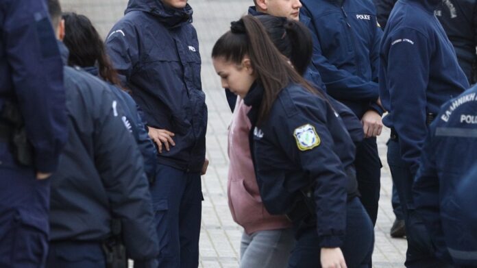 Βιασμός 12χρονης στον Κολωνό: Στο Εφετείο και κεκλεισμένων των θυρών συνεχίζεται η δίκη