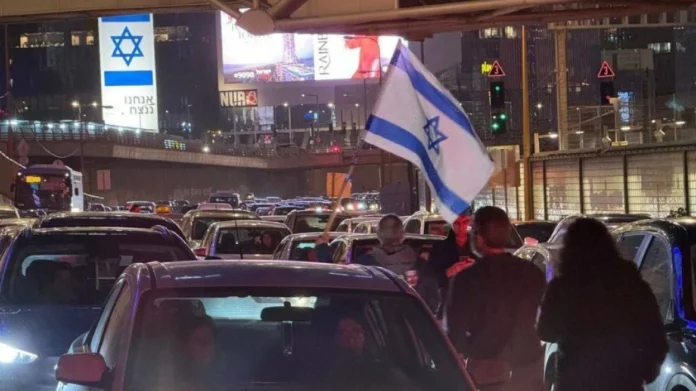 Ισραήλ: Πάνω από 100.000 διαδηλωτές ζήτησαν την παραίτηση Νετανιάχου