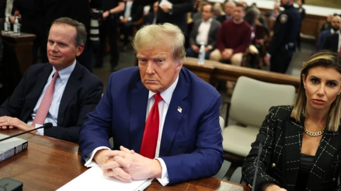 «Πολιτική δίωξη» σε βάρος του βλέπει για άλλη μια φορά ο Τραμπ