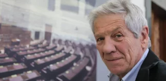 Καλά που δεν ήταν Χρυσαυγίτες οι ΛΟΑΤΚΙ που έβριζαν τον Σαμαρά από τα θεωρεία…