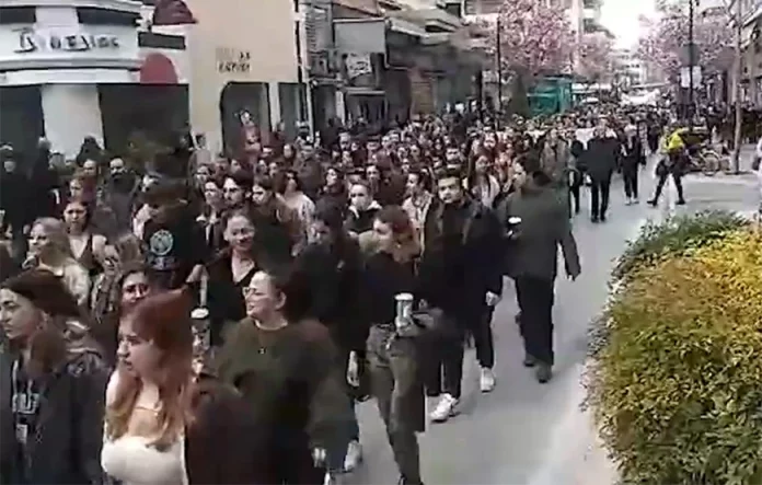 Πάτρα: Συγκέντρωση και πορεία για τη συμπλήρωση ενός έτους από την τραγωδία στα Τέμπη