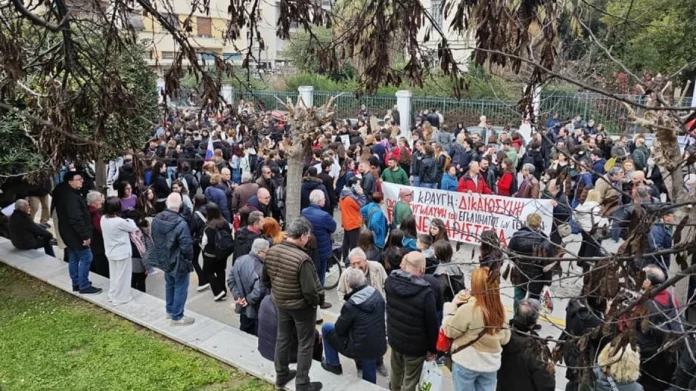 Βόλος: Μεγάλη πορεία για τα θύματα της τραγωδίας των Τεμπών – (ΦΩΤΟ)