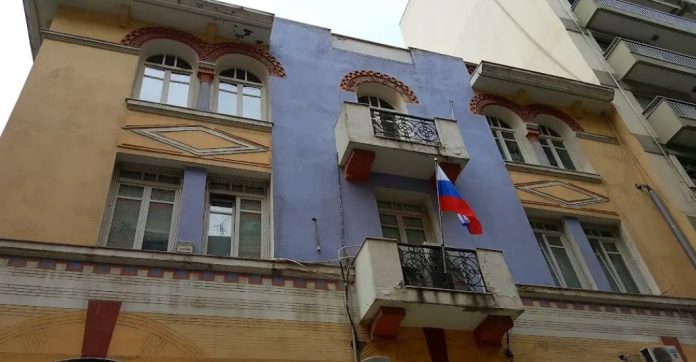 Θρίλερ με την καύση διπλωματικών εγγράφων του ρωσικού προξενείου
