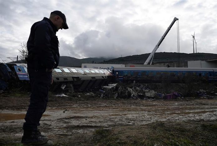 Τέμπη: Οι συγγενείς καταθέτουν νέα βίντεο για τις εύφλεκτες ύλες – Απογοήτευση για την εξεταστική
