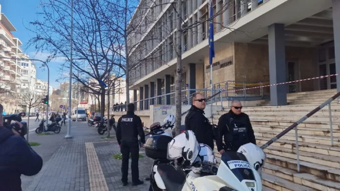 Θεσσαλονίκη: Τα «κενά» στην αποστολή του φακέλου – βόμβας στα δικαστήρια