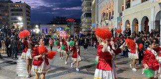 Πατρινό καρναβάλι: : Εντοπίστηκαν οι δύο κοπέλες ΑμεΑ που είχαν χαθεί στην παρέλαση