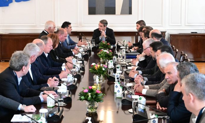 Αγρότες: Φιάσκο χαρακτήρισαν τη συνάντησή τους με τον πρωθυπουργό – Χωρίς ουσιαστικές απαντήσεις