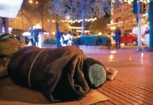 Αυξήθηκαν οι άστεγοι στην Αθήνα- Το προφίλ των ανθρώπων που μένουν στον δρόμο- Περισσότεροι οι Ελληνες
