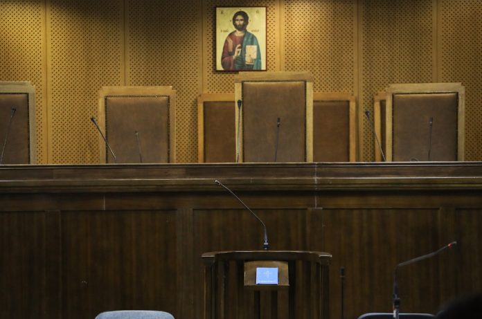 Ένωση Δικαστών και Εισαγγελέων: Ζητεί την παρέμβαση της Πολιτείας και του ΕΣΡ για την υπόθεση στην Ηλεία
