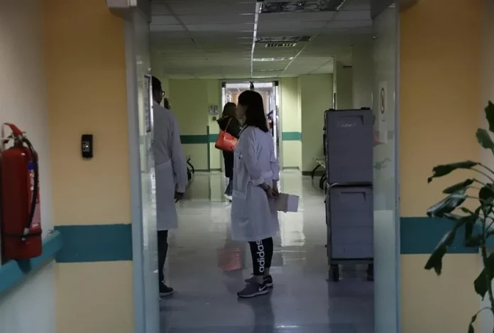 Ογκολόγοι διαψεύδουν Άδωνι Γεωργιάδη: Η χρήση των ογκολογικών φαρμάκων γίνεται με ορθολογικό τρόπο – Τι δηλώνουν