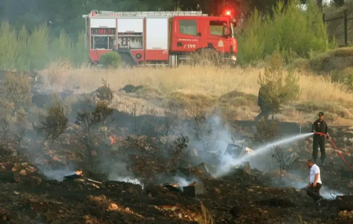 Φωτιά τώρα στην Κερατέα – Μεγάλη κινητοποίηση της Πυροσβεστικής!
