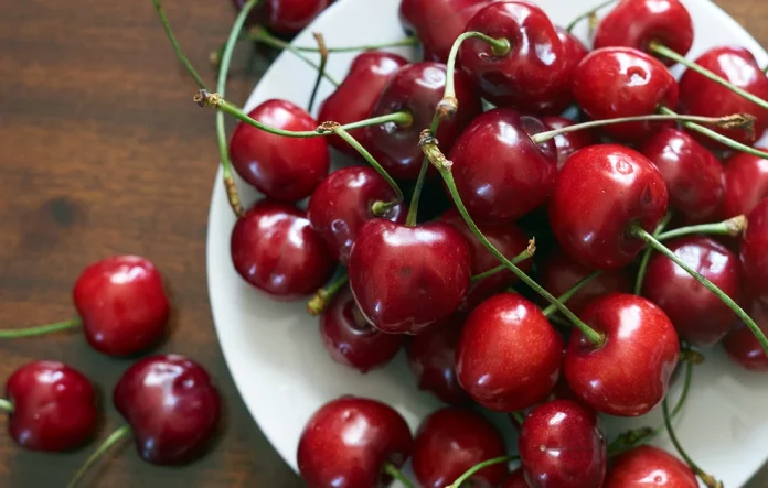 «Τσουχτερή» η τιμή των κερασιών – «Φεύγουν» από το χωράφι στα 2-2,5 ευρώ και πωλούνται ακόμα και στα 12 ευρώ