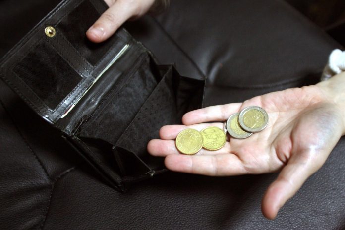 Καμπανάκι για πληθωρισμό και στρεβλώσεις στους μισθούς