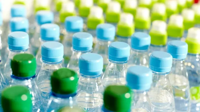 Ακρίβεια: Voucher από 1η Ιουλίου για εμφιαλωμένα νερά, γάλατα και αναψυκτικά, που ανατιμώνται