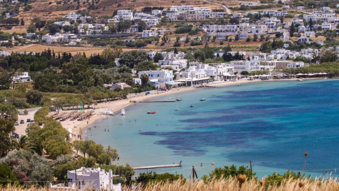 Με tablet, laptop και φορητά σκάνερ εφορμούν σε νησιά και τουριστικούς προορισμούς οι ελεγκτές της ΑΑΔΕ