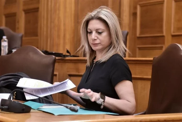 Τέμπη – Καρυστιανού: «Συνταξιούχος εισαγγελέας μου είπε “τους φοβάμαι”»