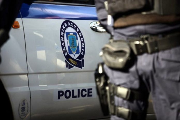 Αίγιο: Συνελήφθη 17χρονος – Έκρυβε ναρκωτικά σε δένδρο