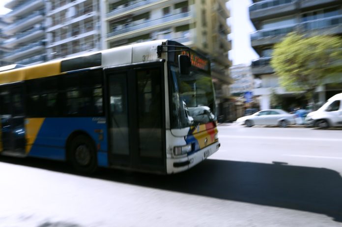 Θεσσαλονίκη: “Βρήκα 4 κοριτσάκια να κλαίνε” Ξεσπάει ο πατέρας κοριτσιού που έπεσε θύμα παρενόχλησης σε αστικό