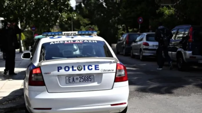 Κηφισιά: Συνελήφθησαν επ’ αυτοφώρω τέσσερις ληστές – Παρίσταναν τους τεχνικούς ρεύματος
