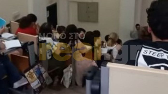 Αντιεξουσιαστές εγκλώβισαν φοιτητές στη Νομική – Αποκλειστικά βίντεο