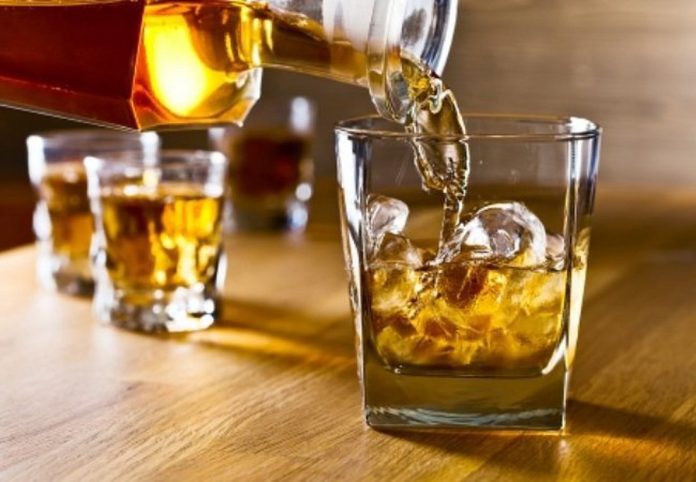 Λαμία: Στο νοσοκομείο 15χρονη μετά από κατανάλωση αλκοόλ